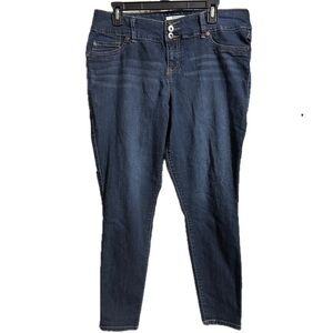 Women’s Torrid Denim Jean Capri Size 16 Reg
